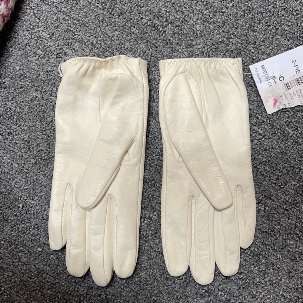 Valentino gloves